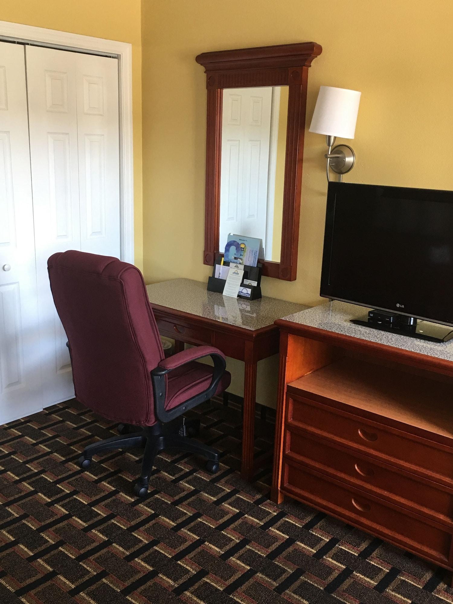 Days Inn By Wyndham Orange City/Deland Exterior photo