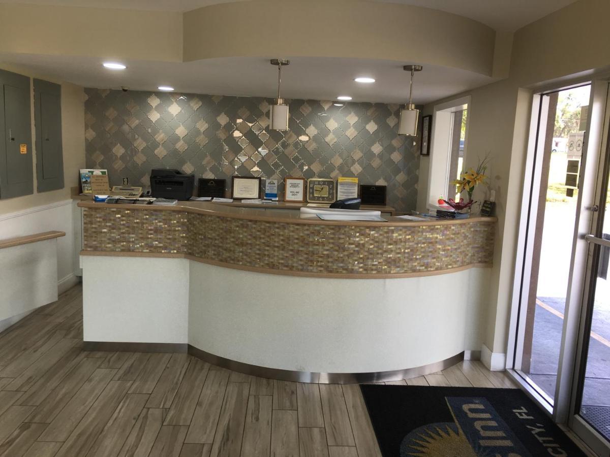 Days Inn By Wyndham Orange City/Deland Exterior photo