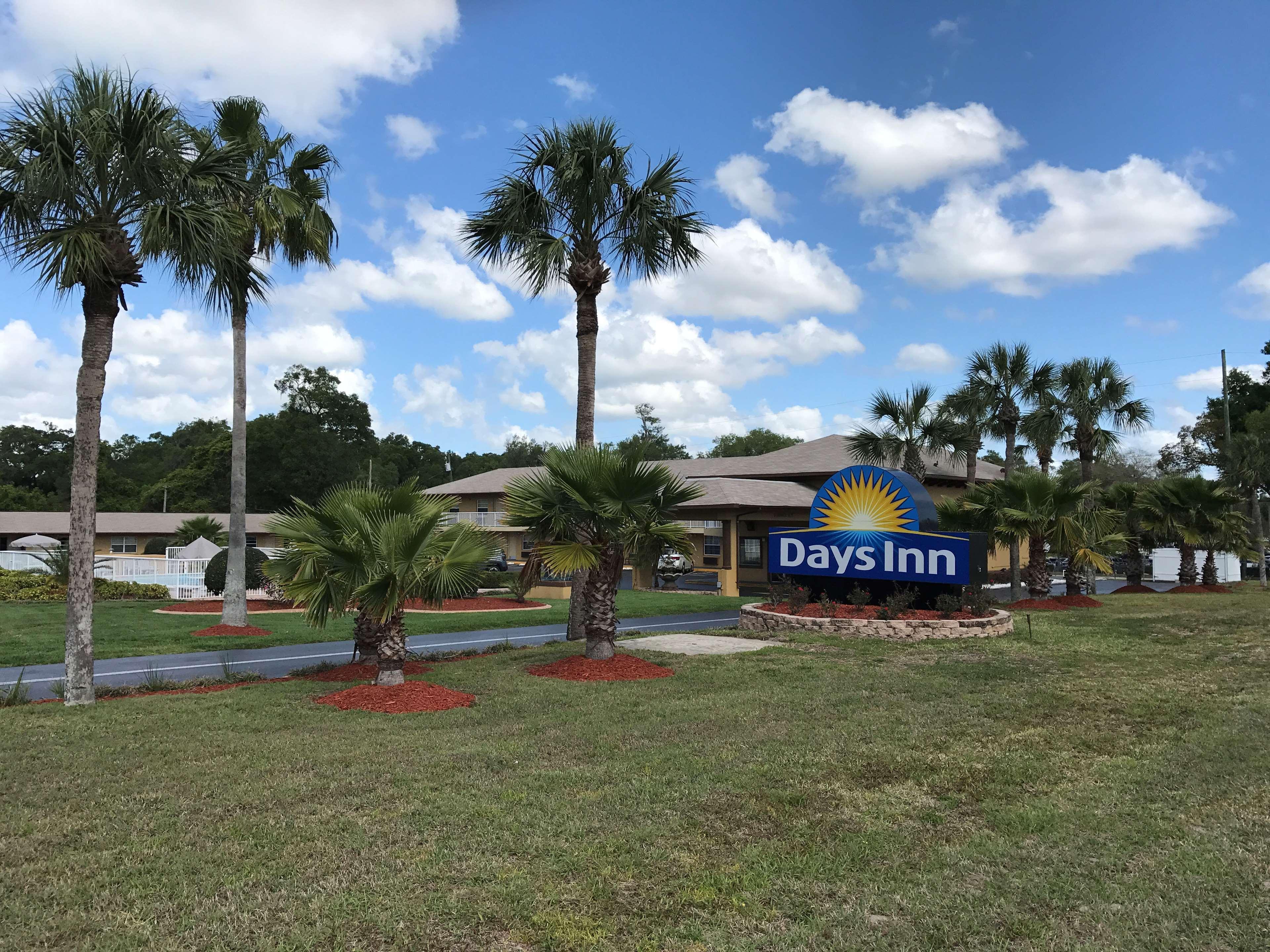 Days Inn By Wyndham Orange City/Deland Exterior photo